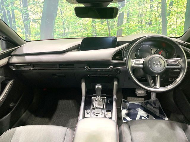 MAZDA3 FASTBACK