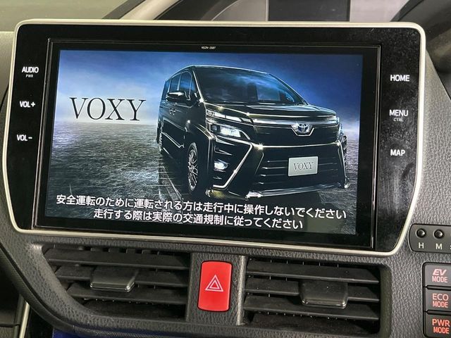 VOXY HYBRID