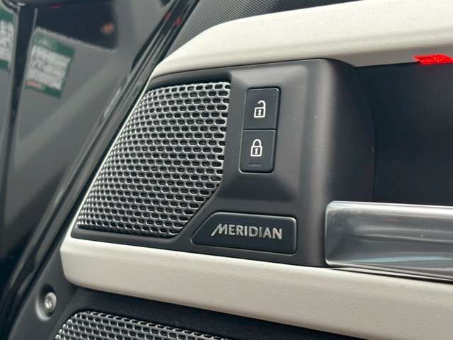 ROVER DEFENDER