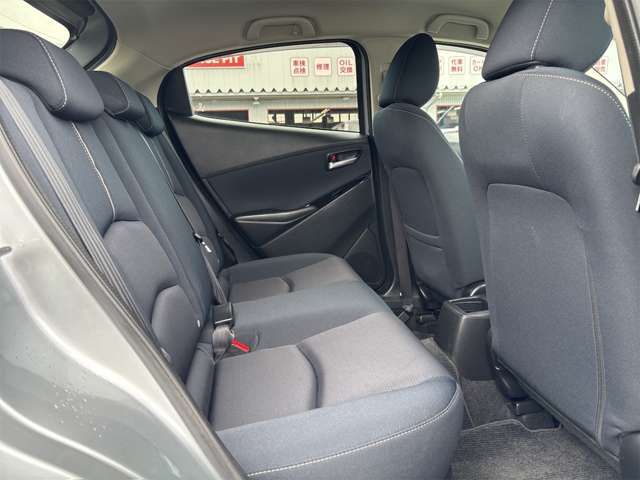 MAZDA2