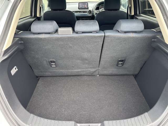 MAZDA2