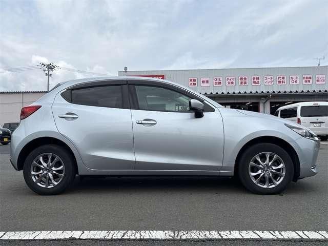 MAZDA2