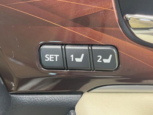 CROWN sedan hybrid 4WD
