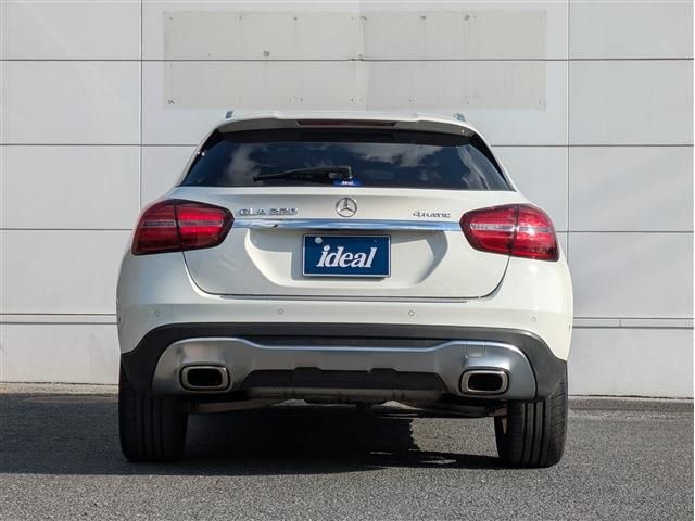 MERCEDES BENZ GLA class