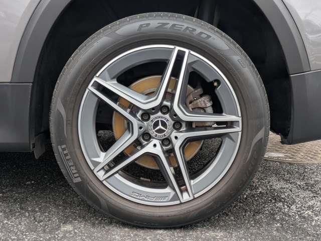 MERCEDES BENZ GLB