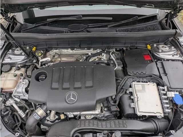 MERCEDES BENZ GLB