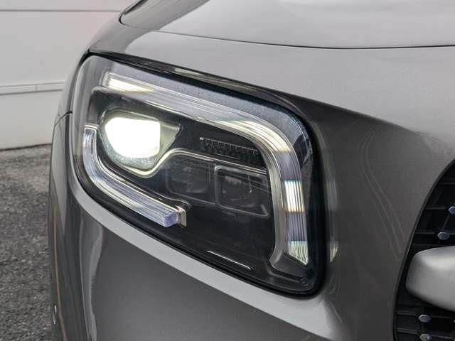 MERCEDES BENZ GLB