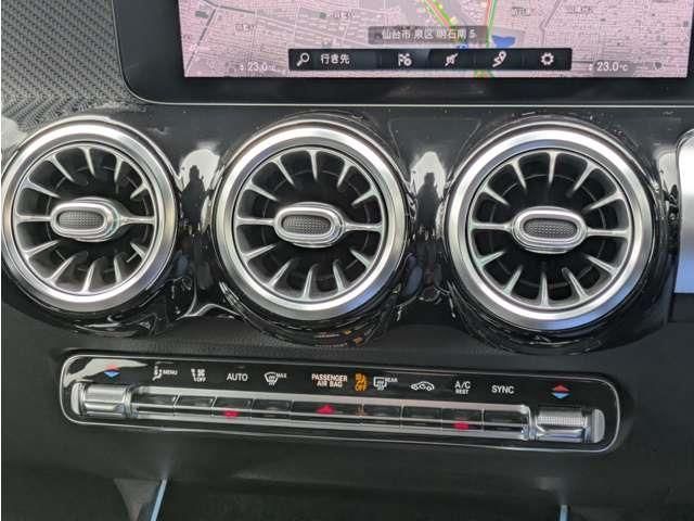 MERCEDES BENZ GLB