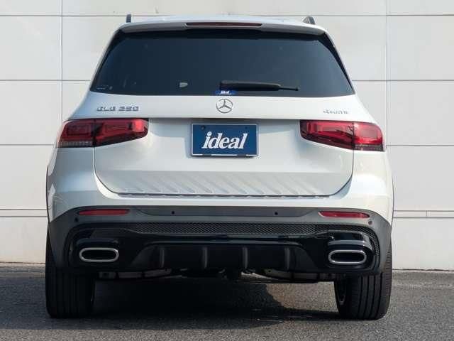 MERCEDES BENZ GLB
