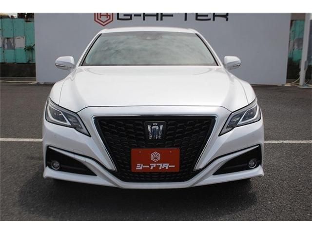 CROWN sedan hybrid