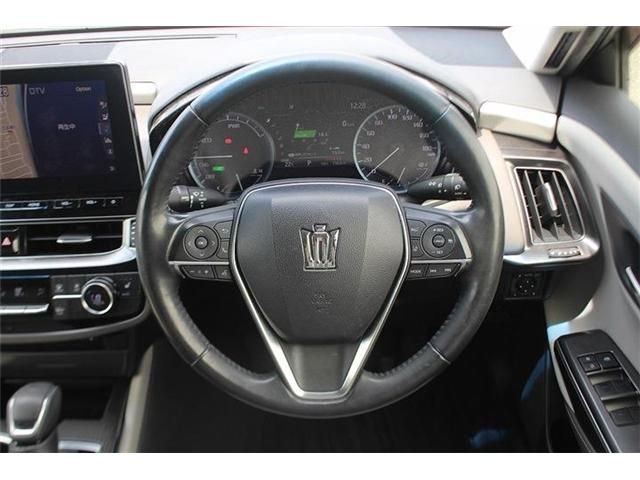CROWN sedan hybrid