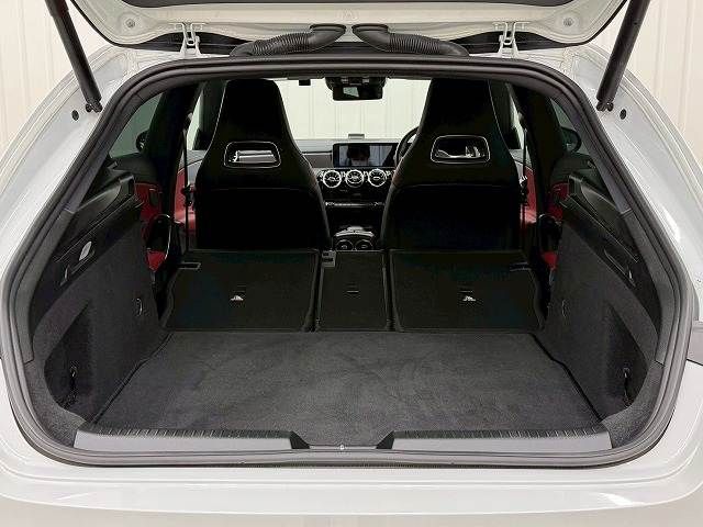 MERCEDES BENZ CLA Shooting Brake