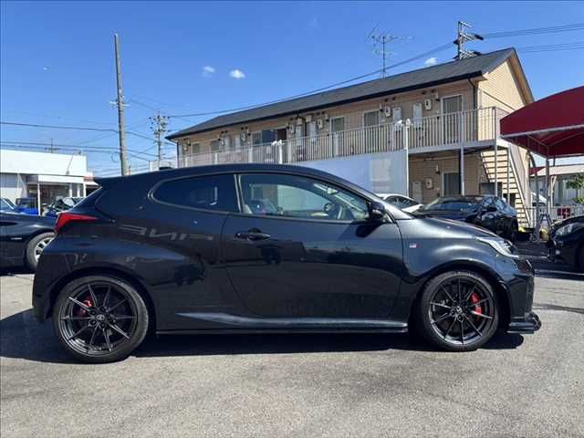 GR YARIS