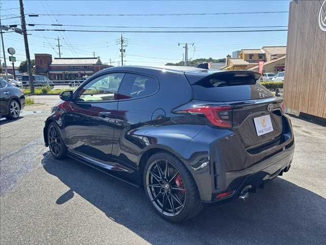 GR YARIS