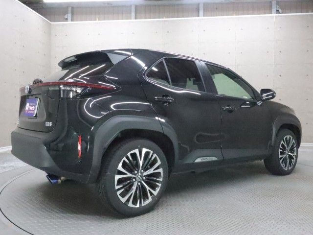 YARIS CROSS HYBRID
