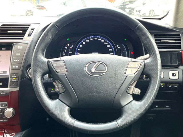 LEXUS LS460