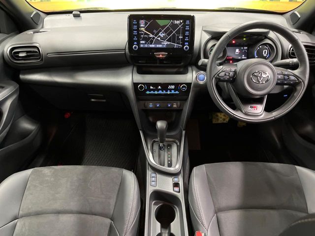 YARIS CROSS HYBRID