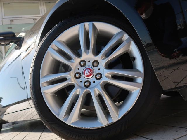 JAGUAR XEseries