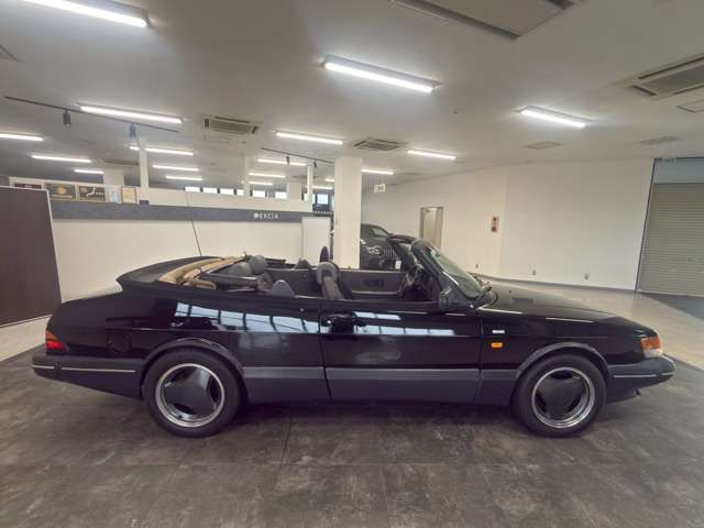 SAAB 900 open