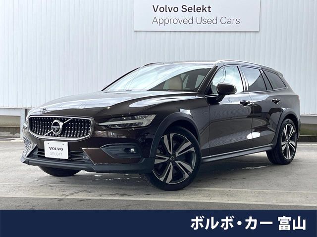VOLVO V60 CROSS COUNTRY