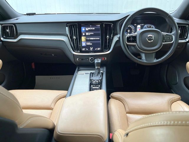 VOLVO V60 CROSS COUNTRY