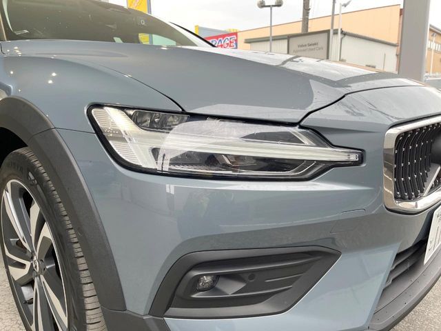 VOLVO V60 CROSS COUNTRY