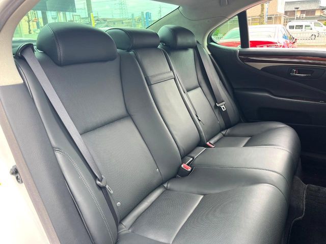 LEXUS LS460