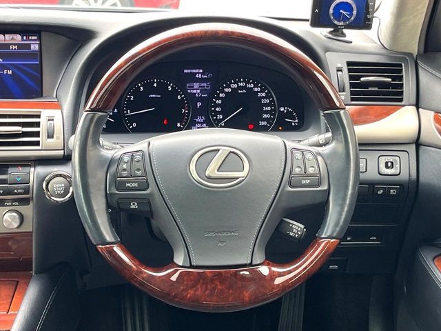 LEXUS LS460