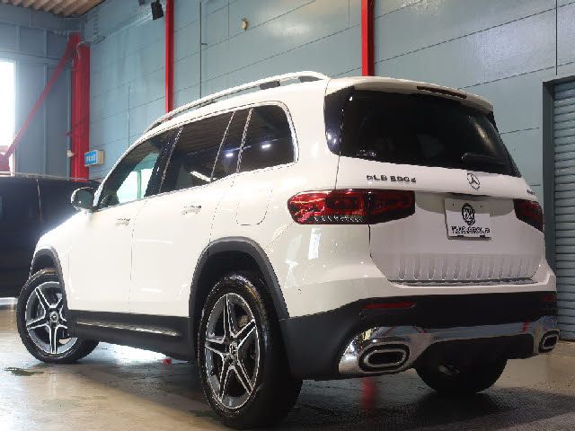 MERCEDES BENZ GLB