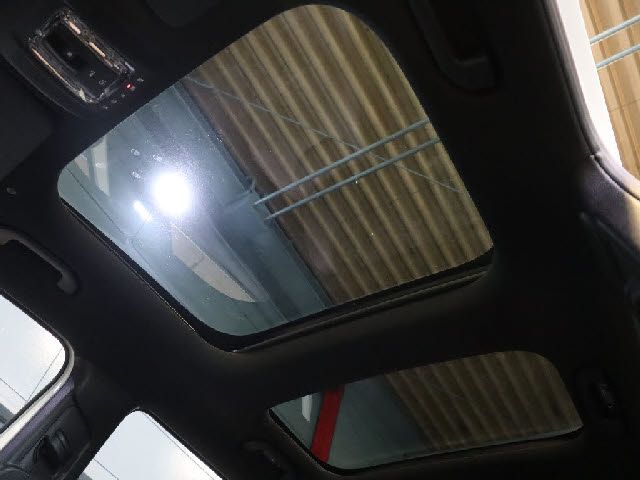 MERCEDES BENZ GLB