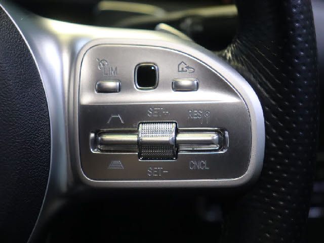 MERCEDES BENZ GLB