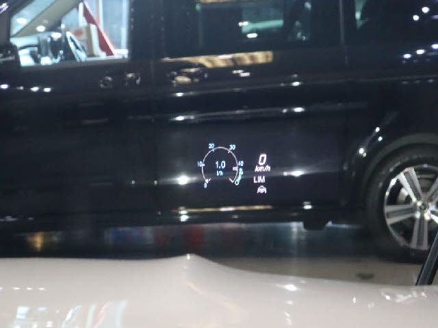 MERCEDES BENZ GLB