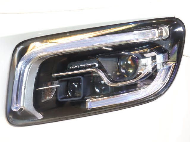 MERCEDES BENZ GLB
