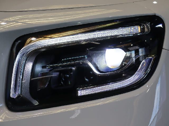 MERCEDES BENZ GLB