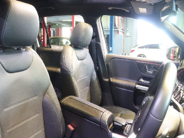 MERCEDES BENZ GLB