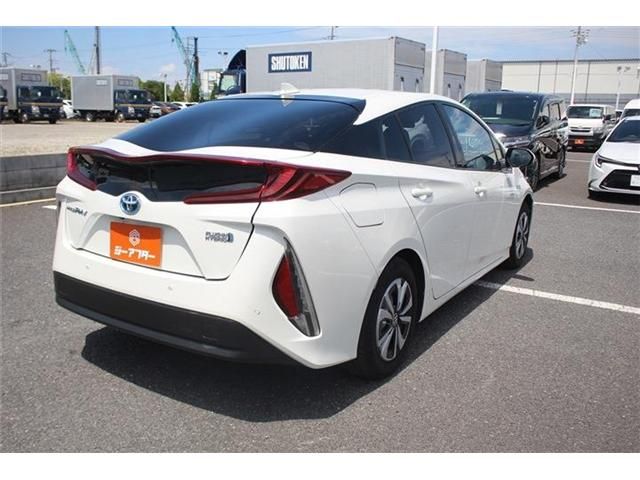 PRIUS PHV