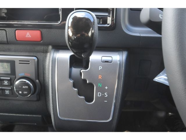 HIACE van 4WD