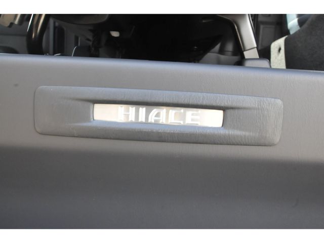 HIACE van 4WD