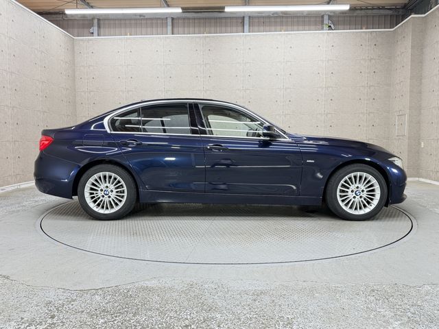 BMW 3 Series sedan