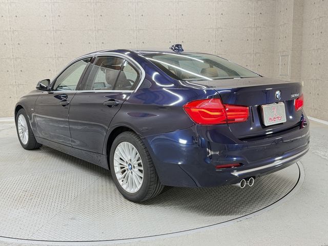 BMW 3 Series sedan
