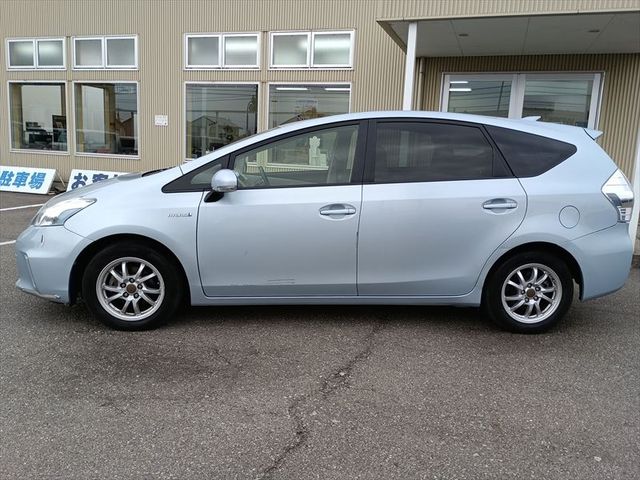 PRIUS Alpha