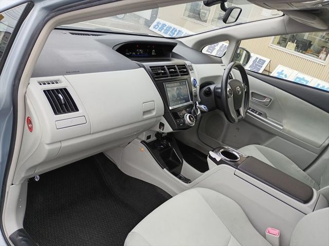 PRIUS Alpha
