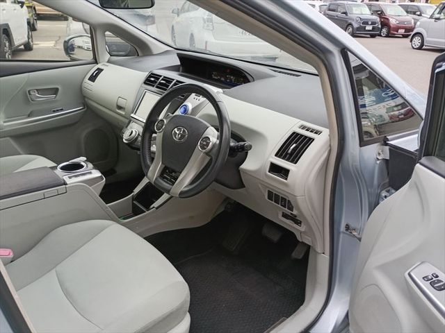 PRIUS Alpha
