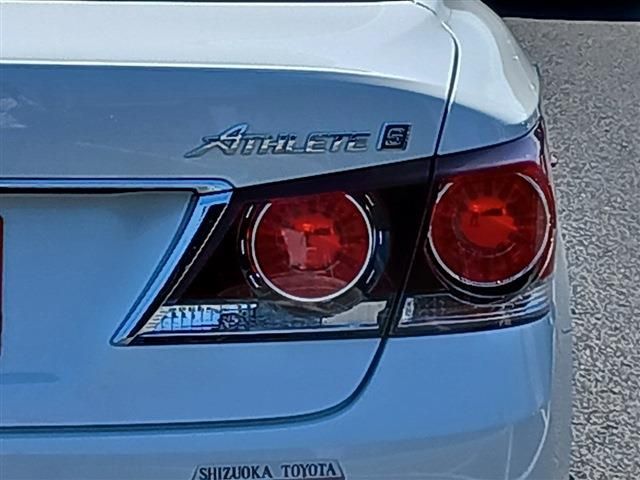 CROWN sedan