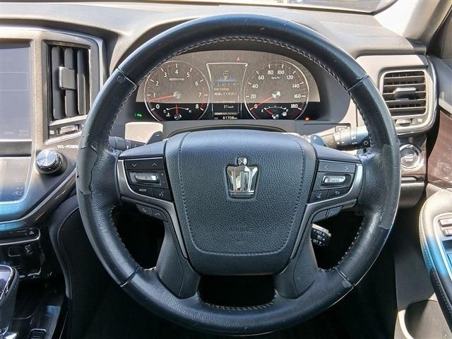 CROWN sedan