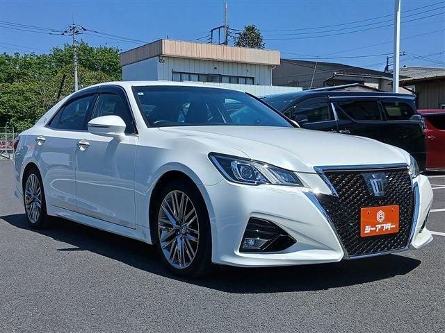 CROWN sedan