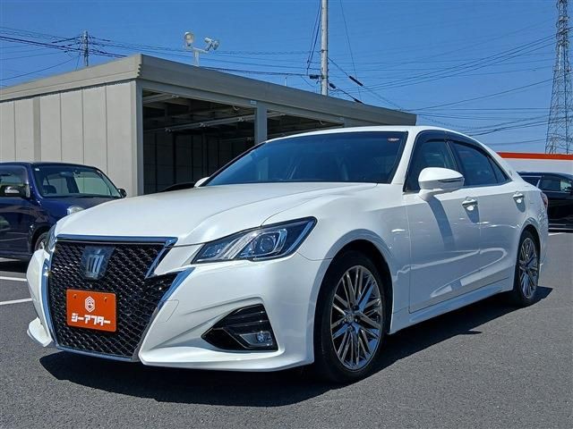 CROWN sedan
