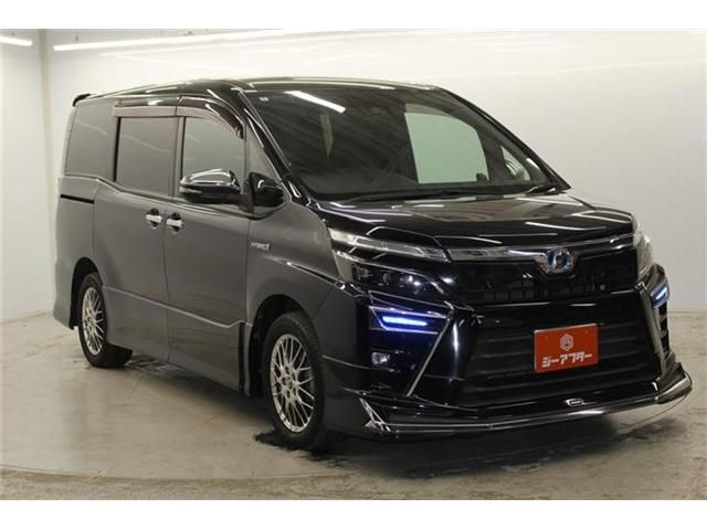 VOXY HYBRID