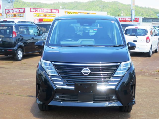 SERENA WG 4WD