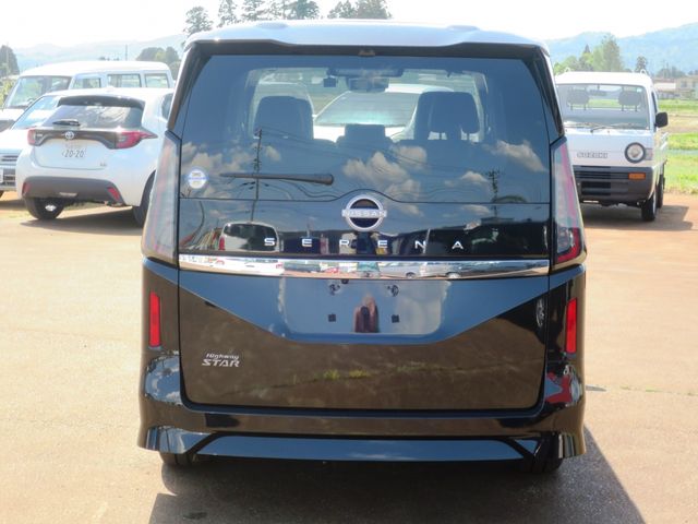 SERENA WG 4WD
